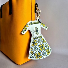 Набор для вышивки нитками на искусственной коже Wonderland Crafts Шарм для сумки - Платье. Солнечная гармония FLHL-134
