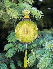 Набор для вышивки нитками Новогодняя игрушка Желто-зеленый фонарик Чарiвна мить (Чаривна мить) Т-23