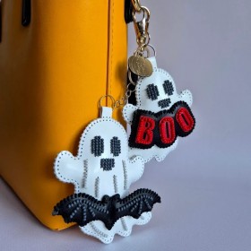 Набір для вишивки бісером на штучній шкірі Wonderland Crafts Шарм для сумки - Веселі привиди FLBB-202 Набір для вишивки бісером на штучній шкірі Wonderland Crafts Шарм для сумки - Веселі привиди FLBB-202