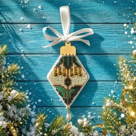 Набор для вышивки бисером на пластиковой основе Wonderland Crafts Елочное украшение - Серебрянная сказка FLPL-116