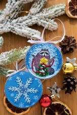 Набор для вышивки новогодней игрушки Енот и Новый год Абрис Арт АВТ-002