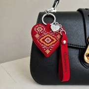 Набір для вишивки ниткою на штучній шкірі Wonderland Crafts Шарм для сумки - Одещина FLHL-142 Набір для вишивки ниткою на штучній шкірі Wonderland Crafts Шарм для сумки - Одещина FLHL-142