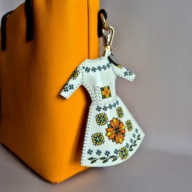Набор для вышивки нитками на искусственной коже Wonderland Crafts Шарм для сумки - Платье. Цветущее лето FLHL-135