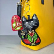 Набір для вишивки бісером на штучній шкірі Wonderland Crafts Шарм для сумки - Котяча ніжність FLBB-182