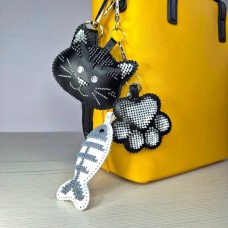 Набір для вишивки бісером на штучній шкірі Wonderland Crafts Шарм для сумки - Котяче щастя FLBB-183