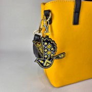 Набор для вышивки нитками на искусственной коже Wonderland Crafts Шарм для сумки -Птичка. Весенняя мелодия  FLHL-109