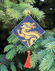 Набор для вышивки нитками Новогодняя игрушка Гороскоп дракон Чарiвна мить (Чаривна мить) Т-31